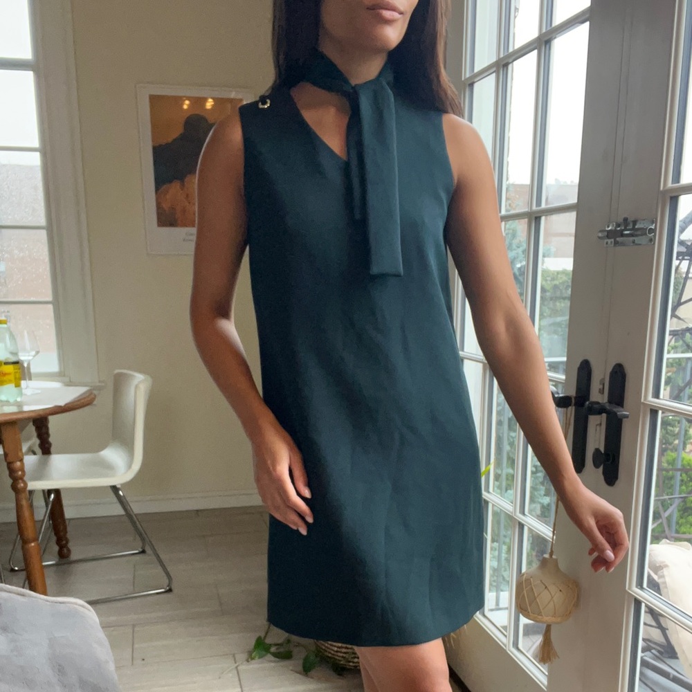 TAHARI FOREST GREEN WORK DRESS- 6 Petite